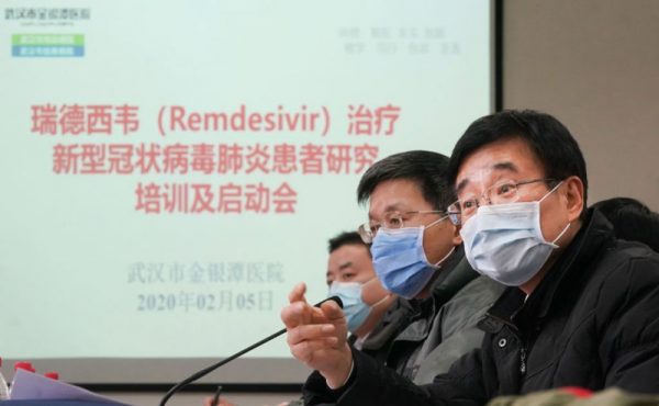 Un fabricant chinois de médicaments a commencé à produire en masse un médicament expérimental pour COVID-19