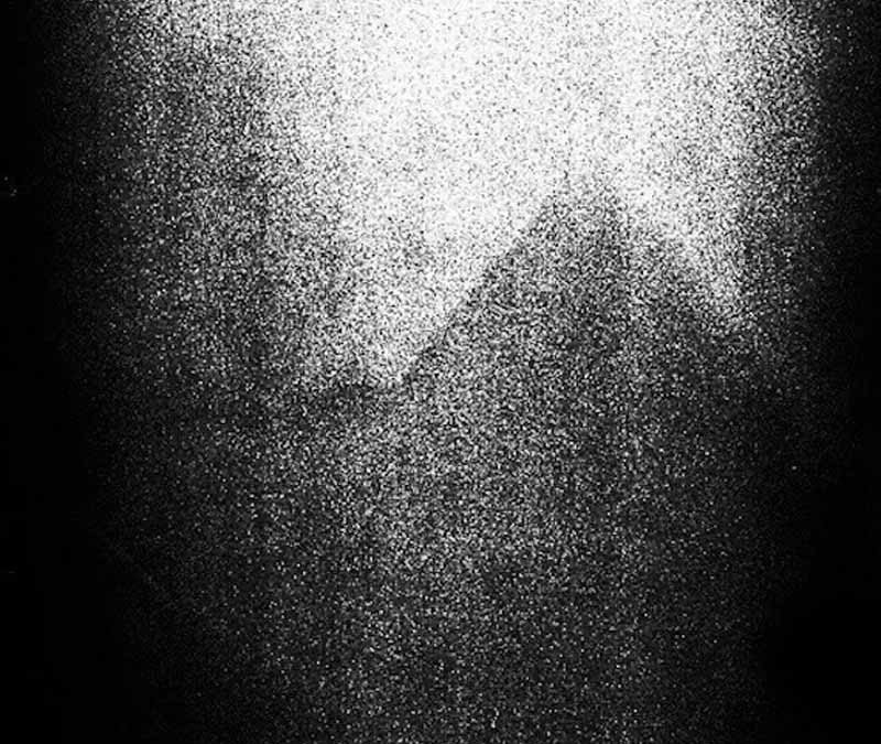 Les gens ne cessent de trouver des pyramides sur la Lune