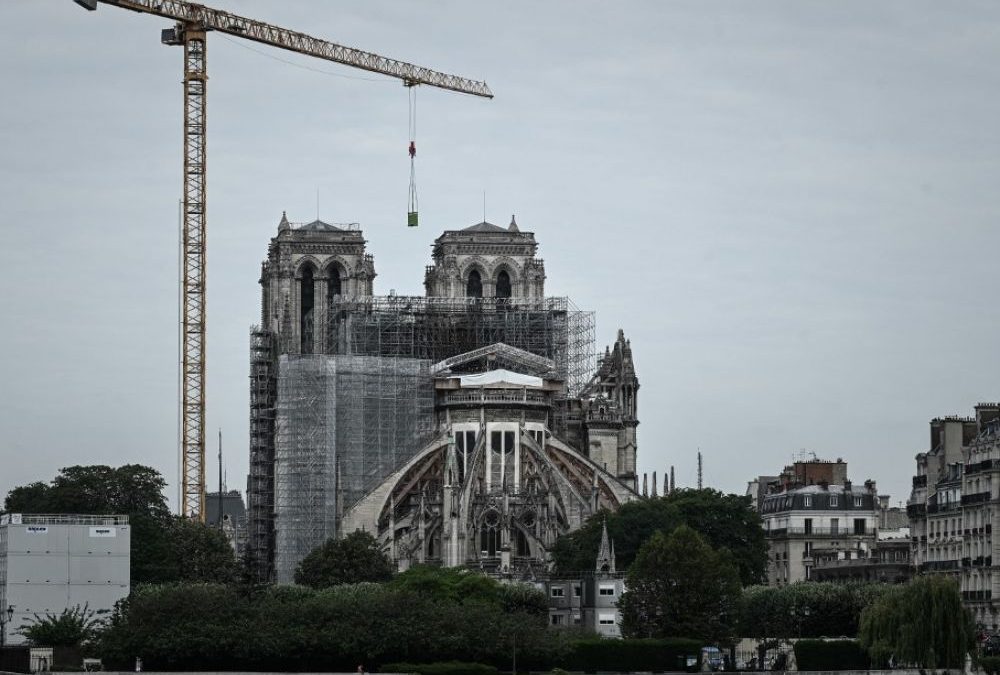 Cathédrale Notre-Dame de Paris : le démontage de l&rsquo;échafaudage incendié a débuté