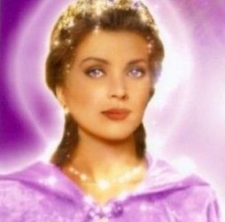 LADY PORTIA — Discours et Questions Réponses. Obéir à sa Conscience Supérieure, c’est en fait se libérer du poids de cette existence.