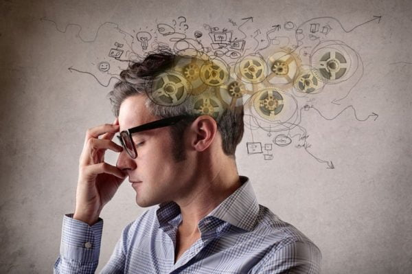Il Existe 3 Techniques Pour Calmer Votre Esprit Par Rapport À L’excès De Réflexion Qui Conduit À Des Pensées Négatives