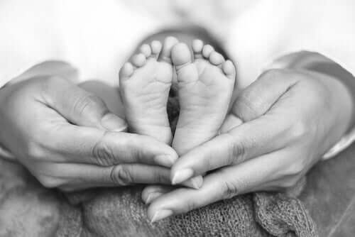 Margaret Mahler : les phases du développement de l&rsquo;enfant
