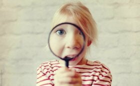 Le principe de curiosité de l&rsquo;esprit humain : comment fonctionne-t-il ?