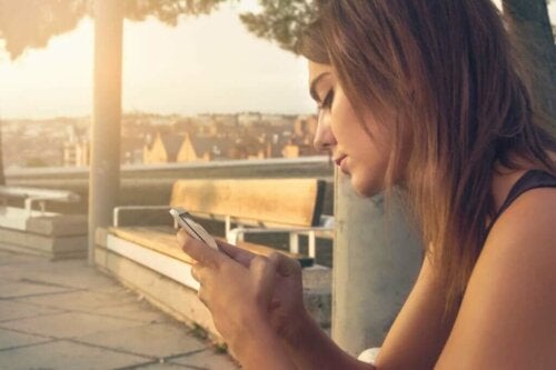 Tomber amoureux à distance et en ligne, un phénomène courant