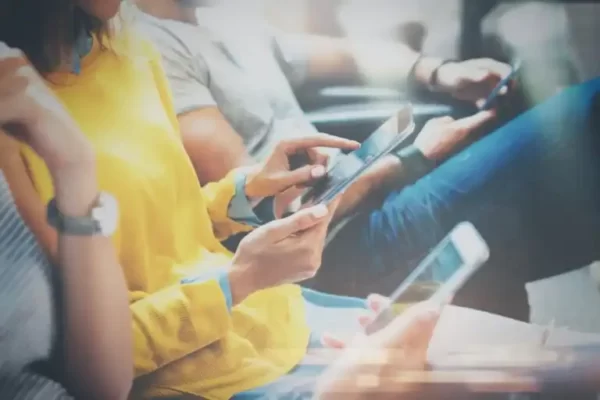 Selon une étude, presque personne ne lit ce qu&rsquo;il partage sur les réseaux