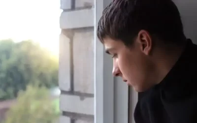 Pourquoi la santé mentale des jeunes se détériore-t-elle autant ?