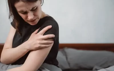 Pourquoi est-ce que je ressens une gêne physique lorsque je sors du lit ?