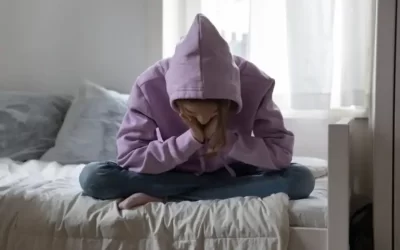 Des adolescents aux âmes blessées qui ont recours à l&rsquo;automutilation, pourquoi le font-ils et comment pouvons-nous les aider ?