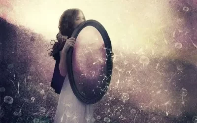 Loi du miroir : ce que vous voyez chez les autres est votre reflet