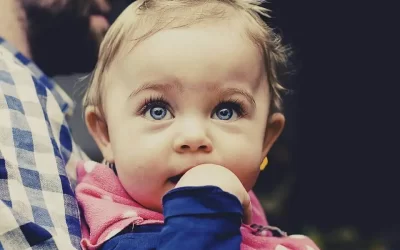 Savez-vous ce qu&rsquo;apprend à faire un bébé entre 4 et 6 mois ?