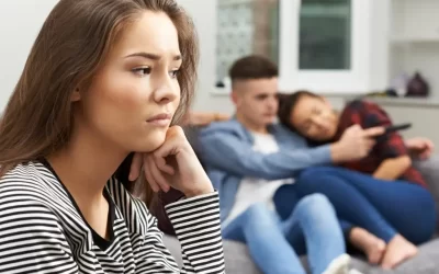 Pourquoi une personne narcissique cherche-t-elle à générer de la jalousie chez son partenaire ?